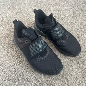 Nike Renew Womens shoes size 6 AR4543-008